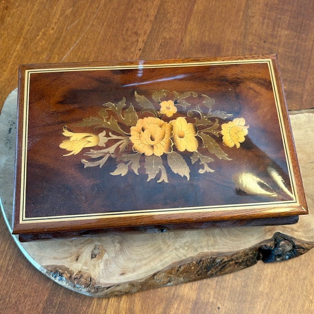 Vintage Sorrento Italy Inlaid Wood Jewelry Box "Close to You"